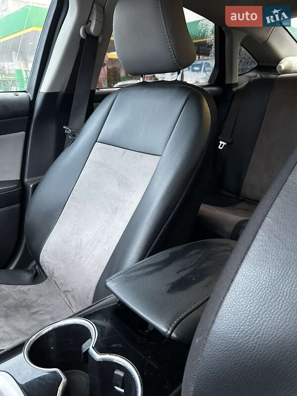 Седан Ford Fusion 2015 в Львові