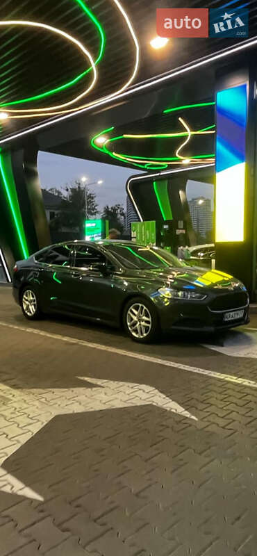 Седан Ford Fusion 2015 в Киеве фото 2 Седан Ford Fusion 2015 в Киеве