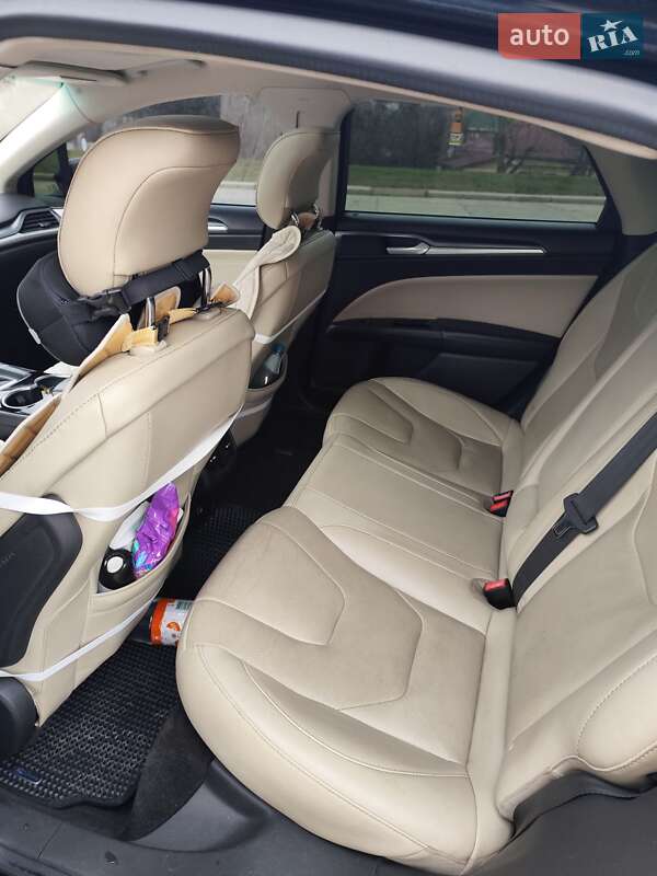 Седан Ford Fusion 2014 в Черкасах