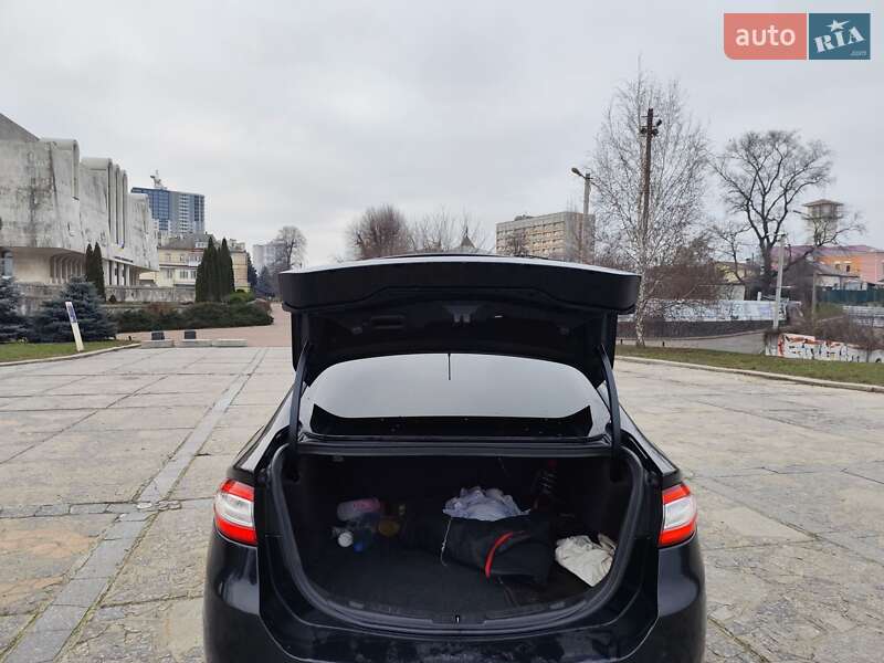 Седан Ford Fusion 2014 в Черкасах