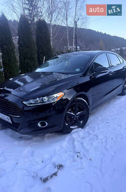 Седан Ford Fusion 2016 в Яремче
