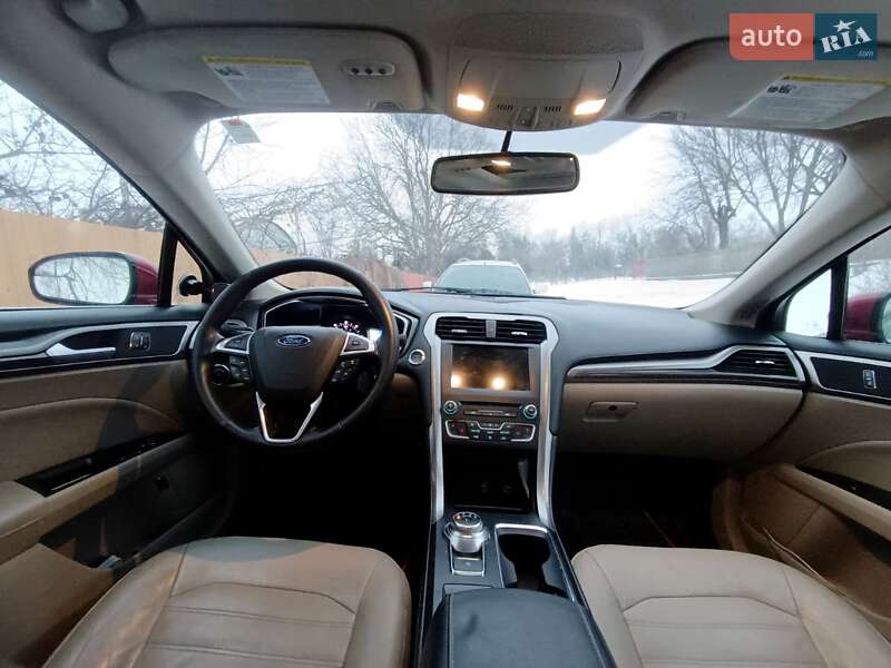 Седан Ford Fusion 2016 в Монастирищеві