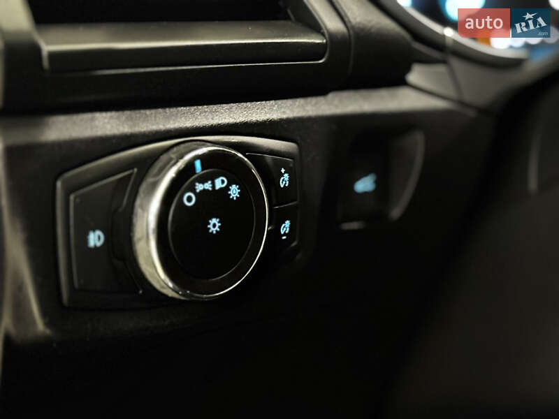 Седан Ford Fusion 2016 в Миколаєві