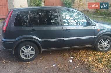 Хэтчбек Ford Fusion 2003 в Нововолынске