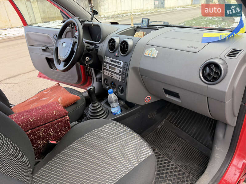 Хэтчбек Ford Fusion 2003 в Стрые