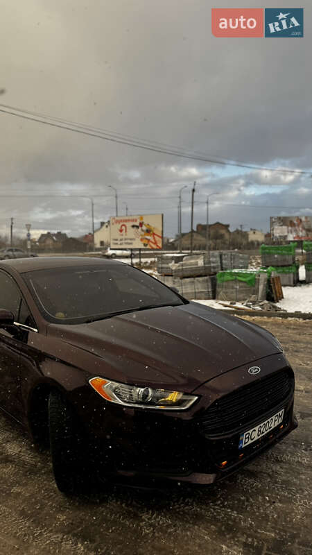 Седан Ford Fusion 2013 в Жовкве