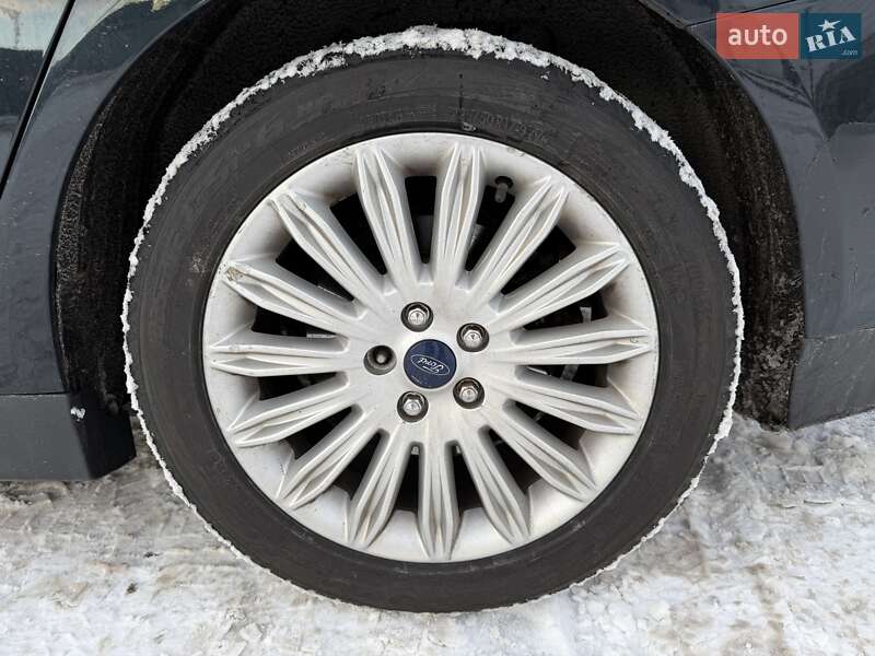 Седан Ford Fusion 2014 в Киеве