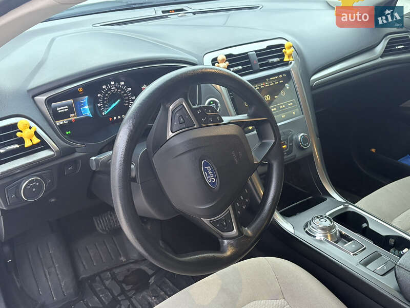 Седан Ford Fusion 2016 в Борисполі