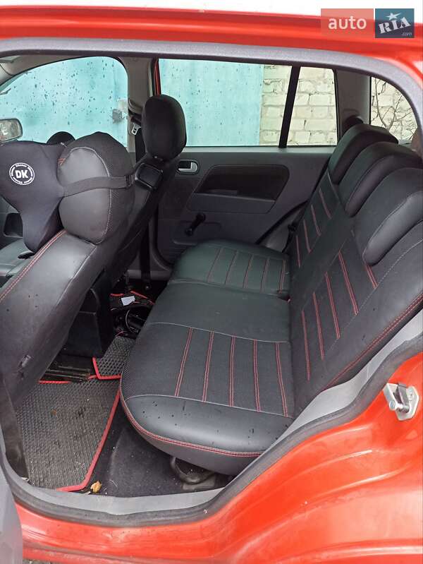 Хетчбек Ford Fusion 2003 в Южноукраїнську