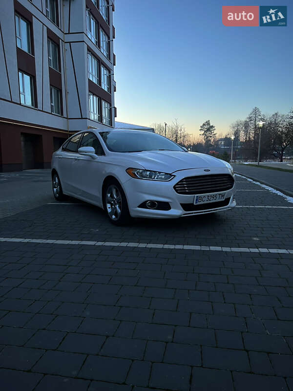 Седан Ford Fusion 2015 в Івано-Франківську