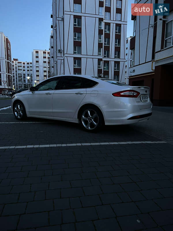 Седан Ford Fusion 2015 в Івано-Франківську