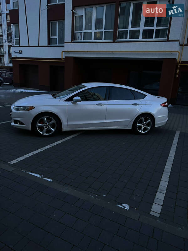 Седан Ford Fusion 2015 в Івано-Франківську