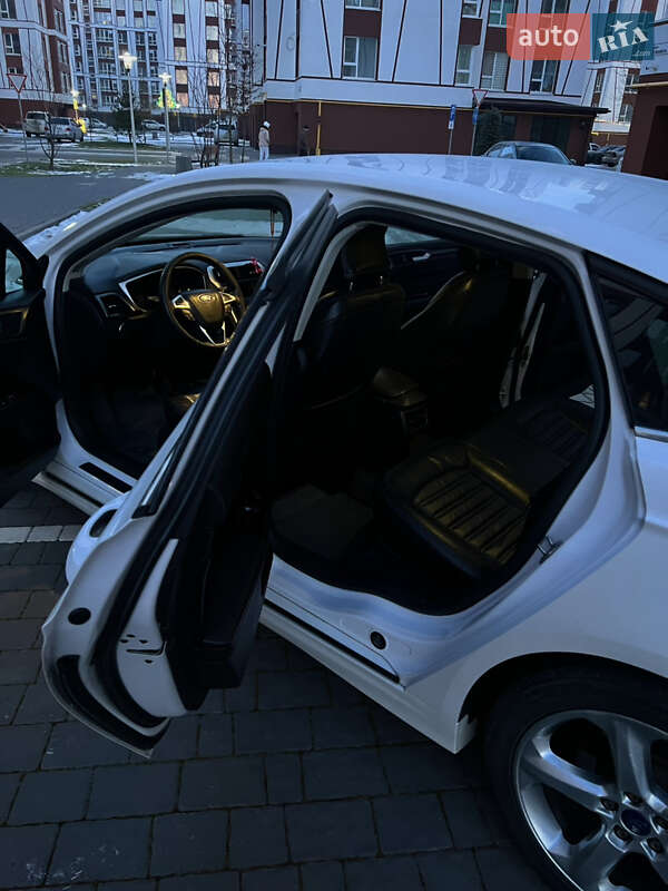 Седан Ford Fusion 2015 в Івано-Франківську