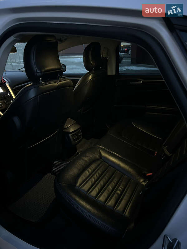 Седан Ford Fusion 2015 в Івано-Франківську