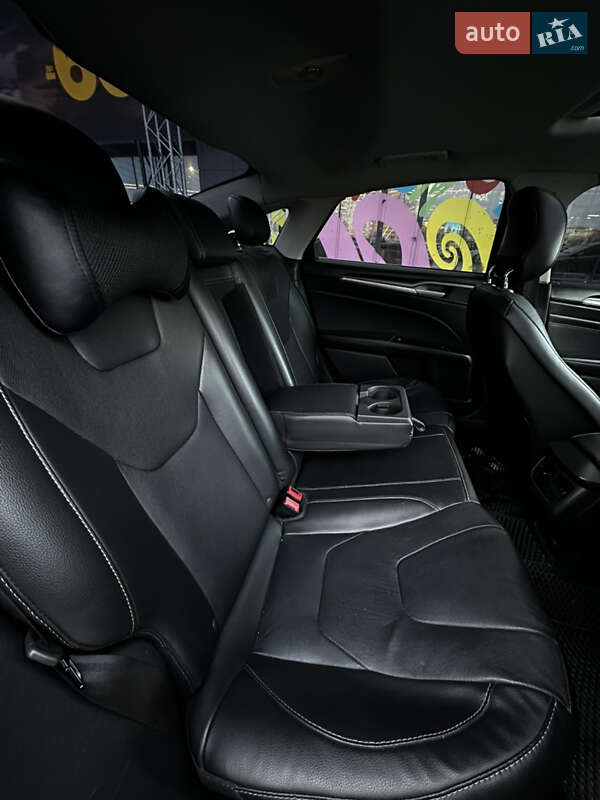 Седан Ford Fusion 2013 в Вишгороді