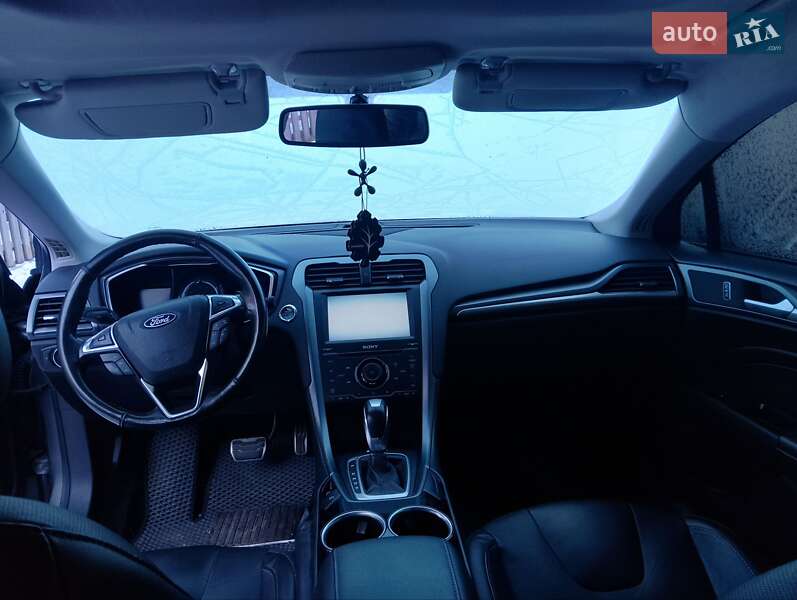 Седан Ford Fusion 2013 в Львове