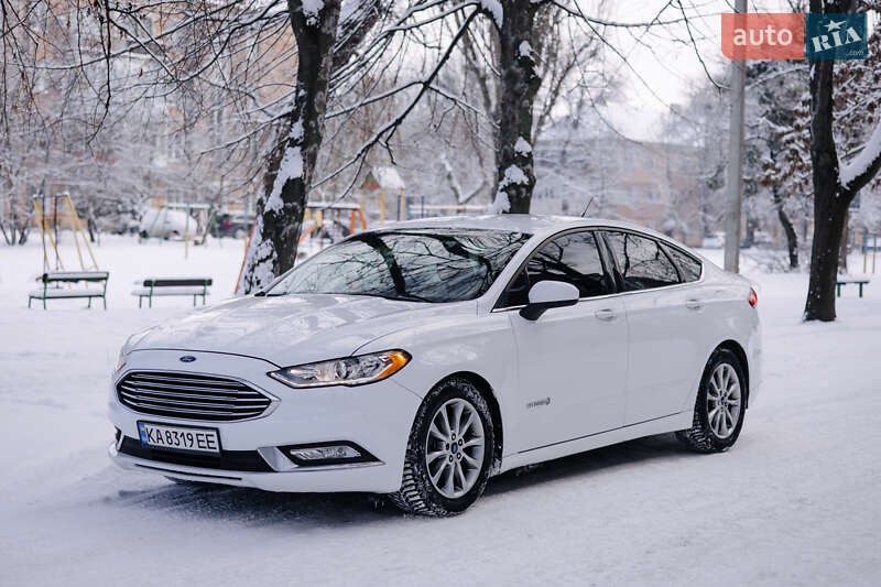 Седан Ford Fusion 2017 в Умані