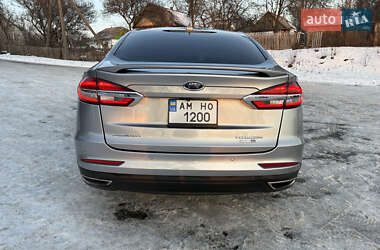 Седан Ford Fusion 2020 в Малине