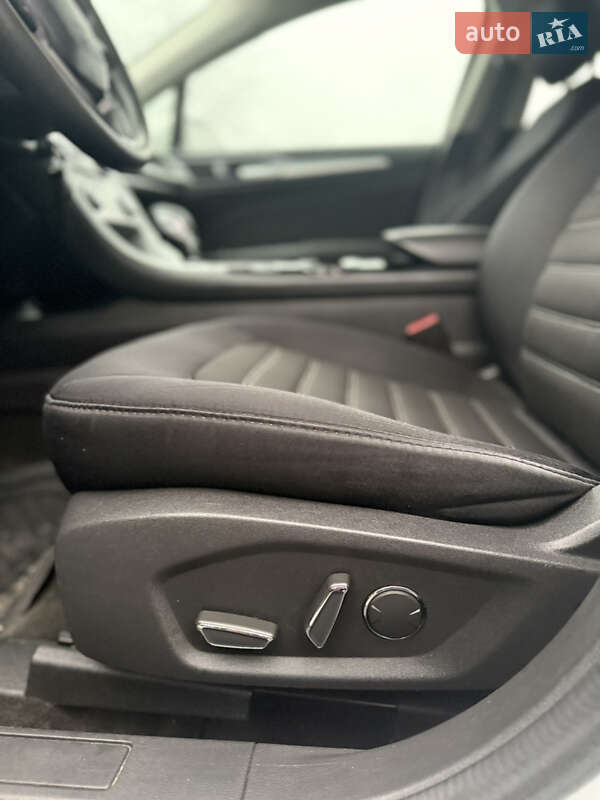 Седан Ford Fusion 2015 в Измаиле