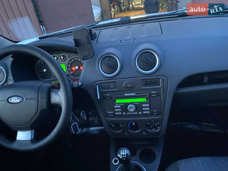 Хэтчбек Ford Fusion 2010 в Чернигове