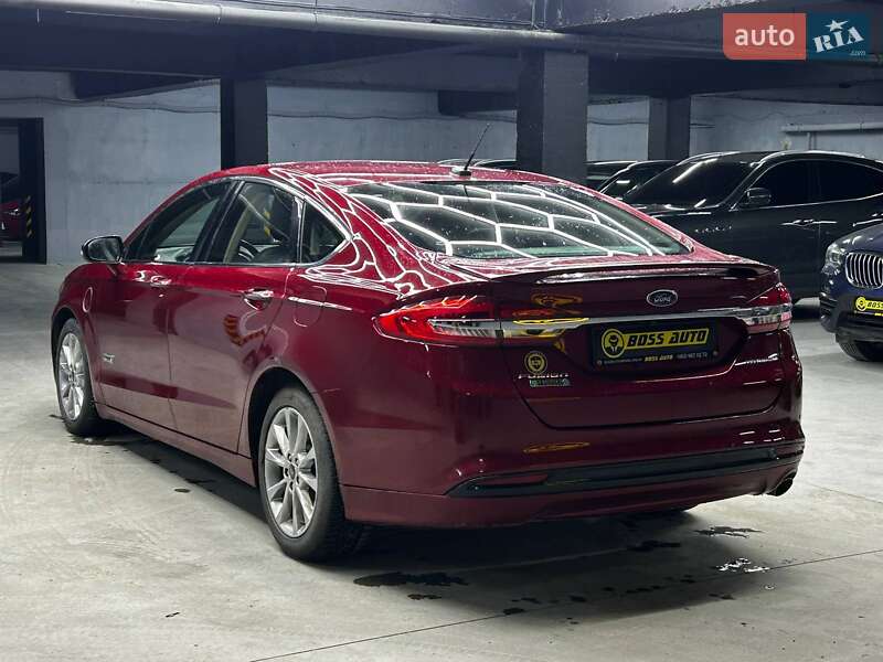 Седан Ford Fusion 2016 в Чернівцях