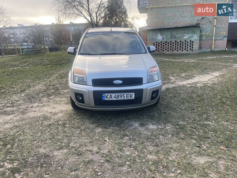 Хэтчбек Ford Fusion 2010 в Нежине