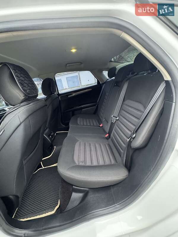 Седан Ford Fusion 2016 в Запоріжжі
