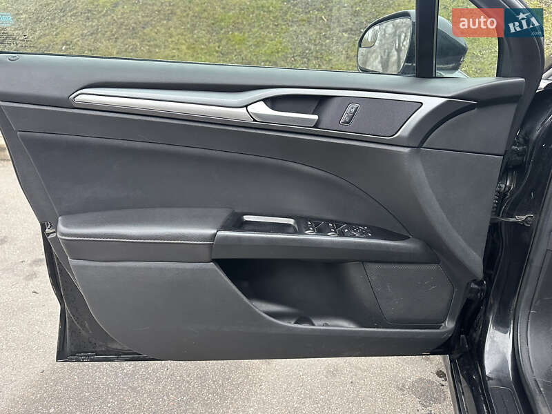 Седан Ford Fusion 2014 в Києві