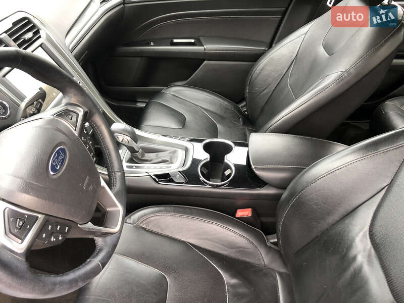 Седан Ford Fusion 2014 в Черкасах