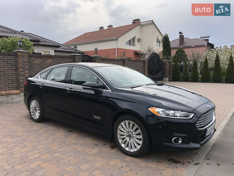 Седан Ford Fusion 2014 в Черкасах
