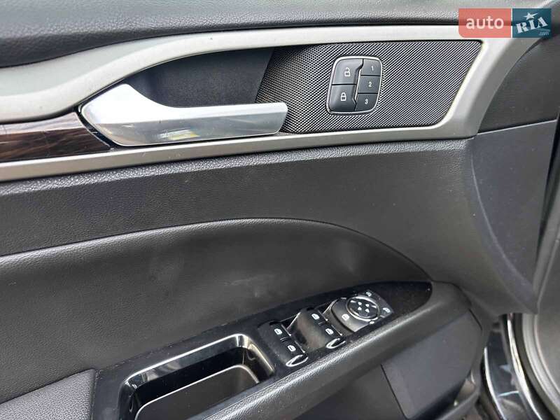 Седан Ford Fusion 2014 в Запоріжжі