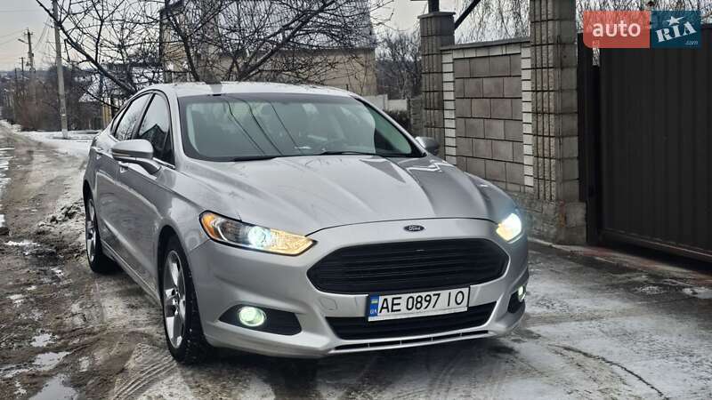 Седан Ford Fusion 2013 в Кам'янському