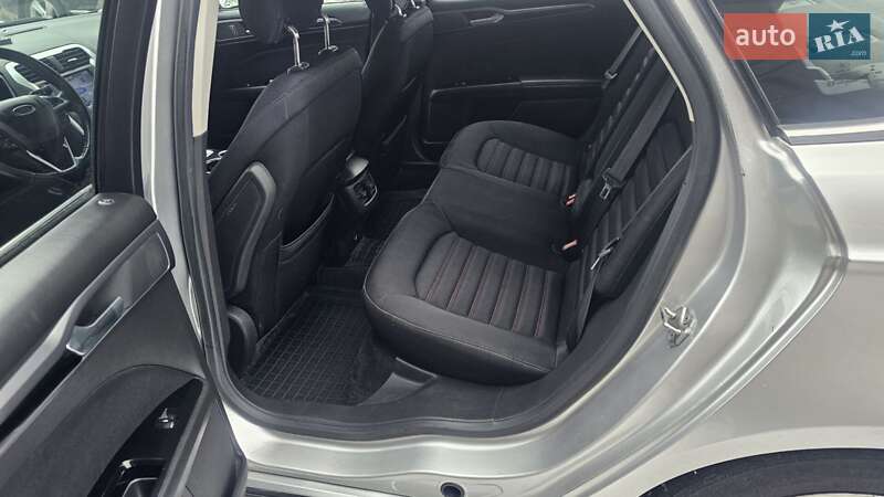 Седан Ford Fusion 2013 в Кам'янському