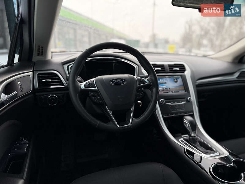 Седан Ford Fusion 2014 в Днепре