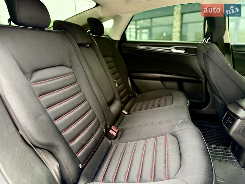 Седан Ford Fusion 2014 в Днепре