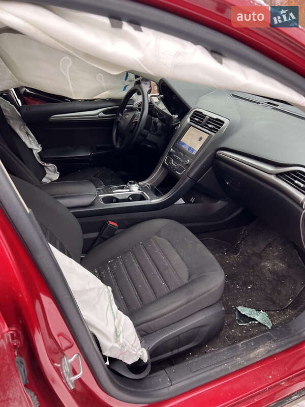 Седан Ford Fusion 2019 в Фастове