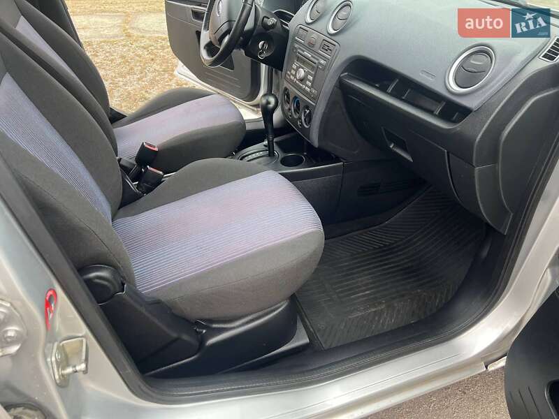 Хетчбек Ford Fusion 2008 в Кременчуці