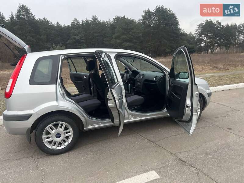 Хетчбек Ford Fusion 2008 в Кременчуці