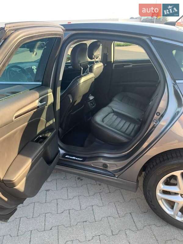 Седан Ford Fusion 2013 в Полтаві