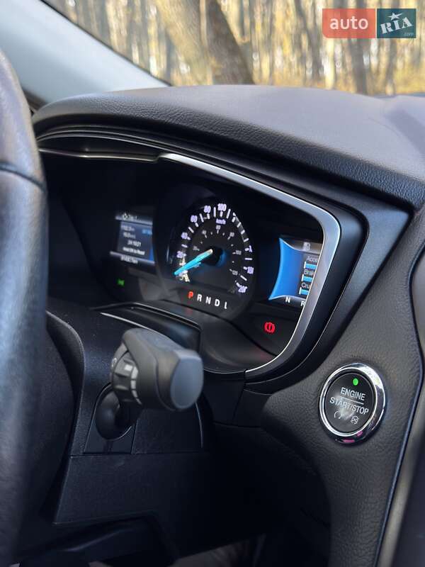 Седан Ford Fusion 2019 в Умани