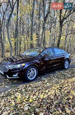 Седан Ford Fusion 2019 в Умани