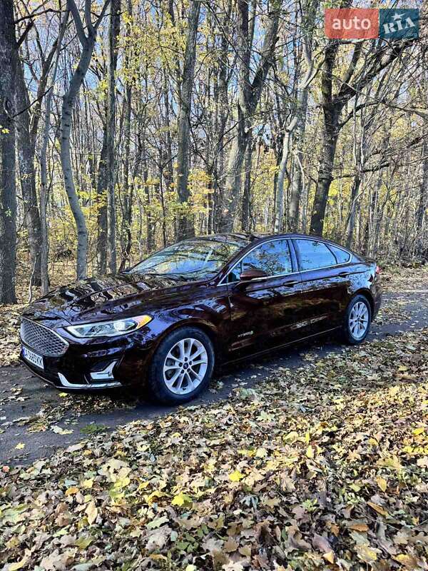Седан Ford Fusion 2019 в Умани