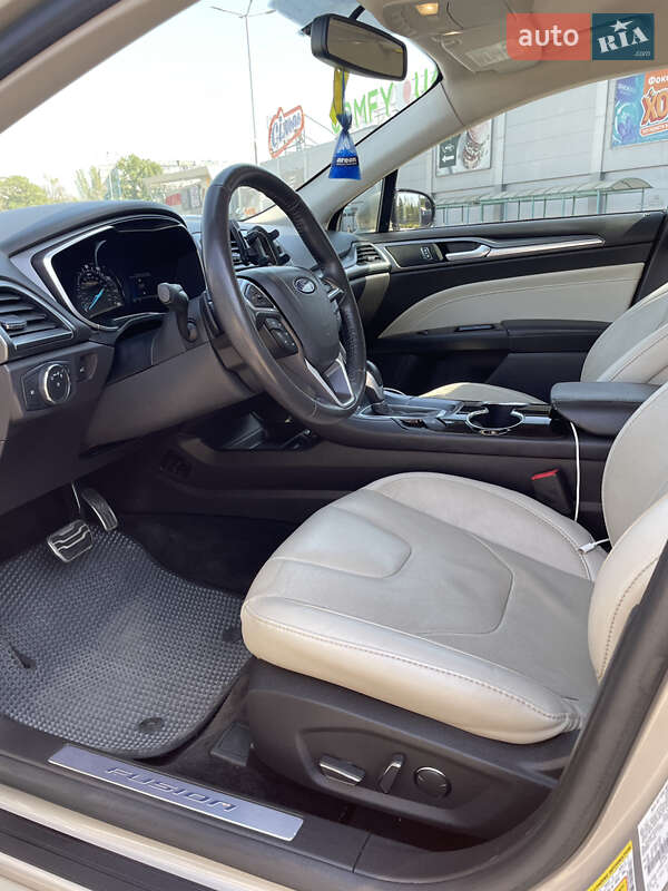 Седан Ford Fusion 2015 в Хмельницком