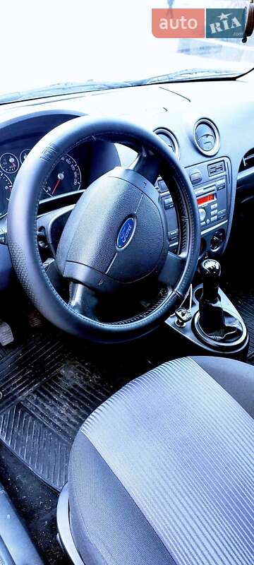 Хэтчбек Ford Fusion 2008 в Верхнеднепровске