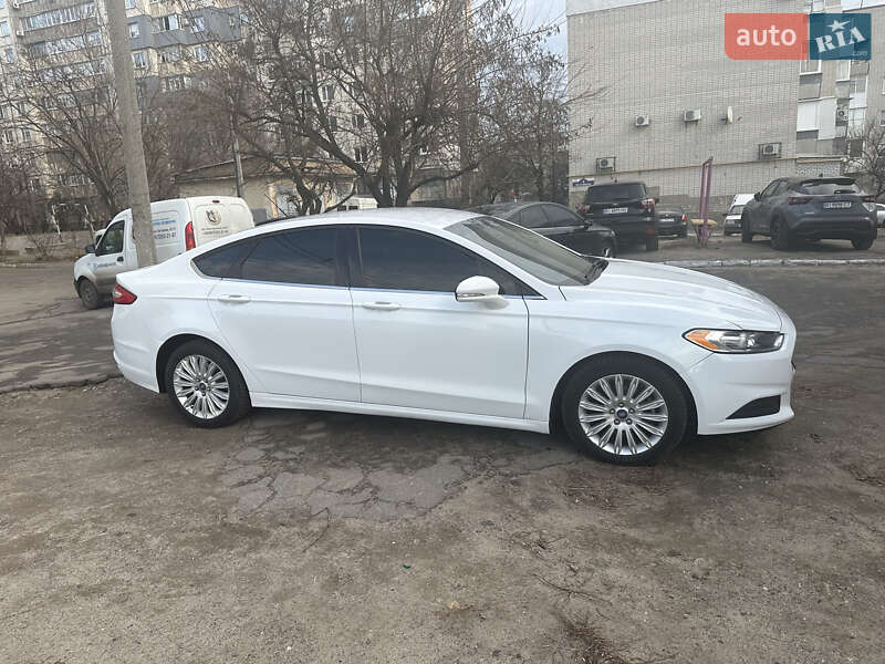 Седан Ford Fusion 2014 в Кременчуге