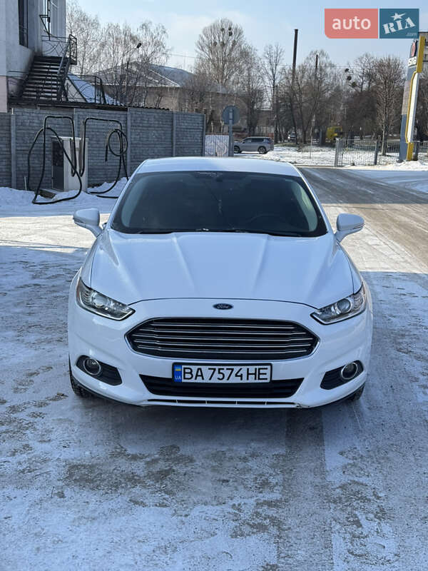 Седан Ford Fusion 2013 в Каменке