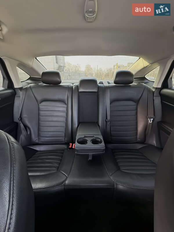 Седан Ford Fusion 2013 в Каменке