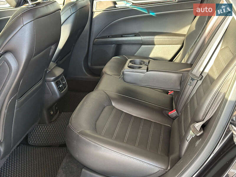 Седан Ford Fusion 2014 в Одесі