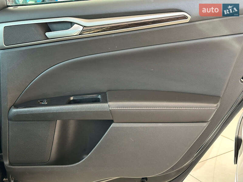 Седан Ford Fusion 2014 в Одесі