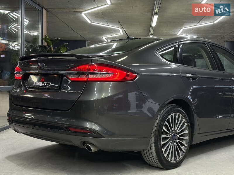 Седан Ford Fusion 2016 в Одесі